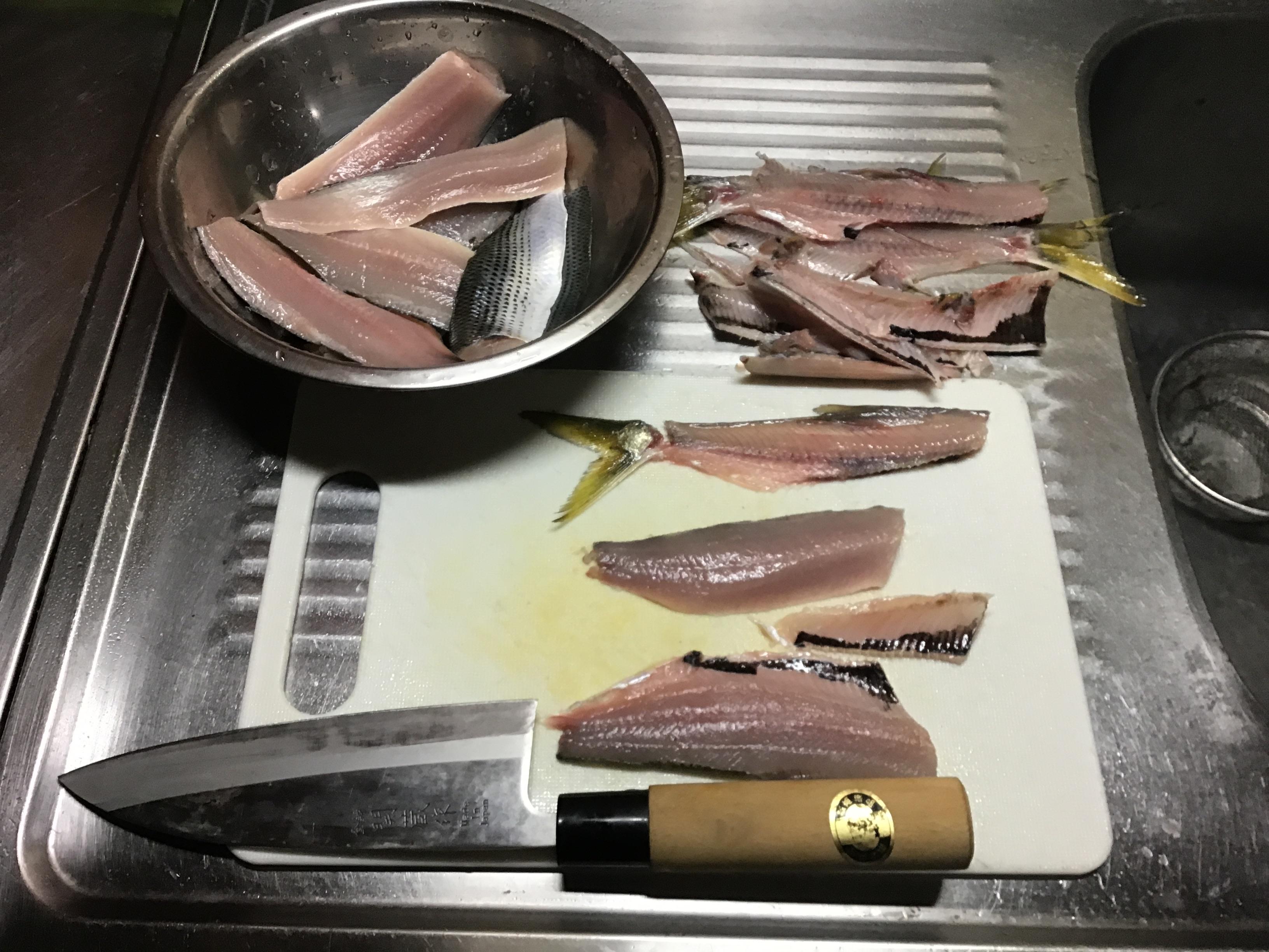 コノシロのツミレ揚げと骨切りで天ぷら W 釣具のイシグロ 釣り情報サイト