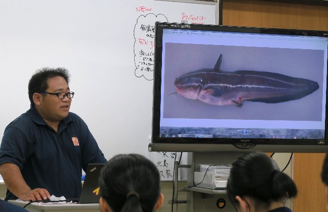 イシグロフィッシングアドバイザー加藤による、浜名湖で釣れる魚、危険な魚、釣りの基本講習を行わせて頂きました。