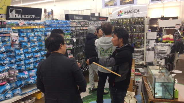 鳴海店には、琵琶湖人気ガイド 『 たまらんばい永野 』 こと永野総一郎さんがご来店下さいました。