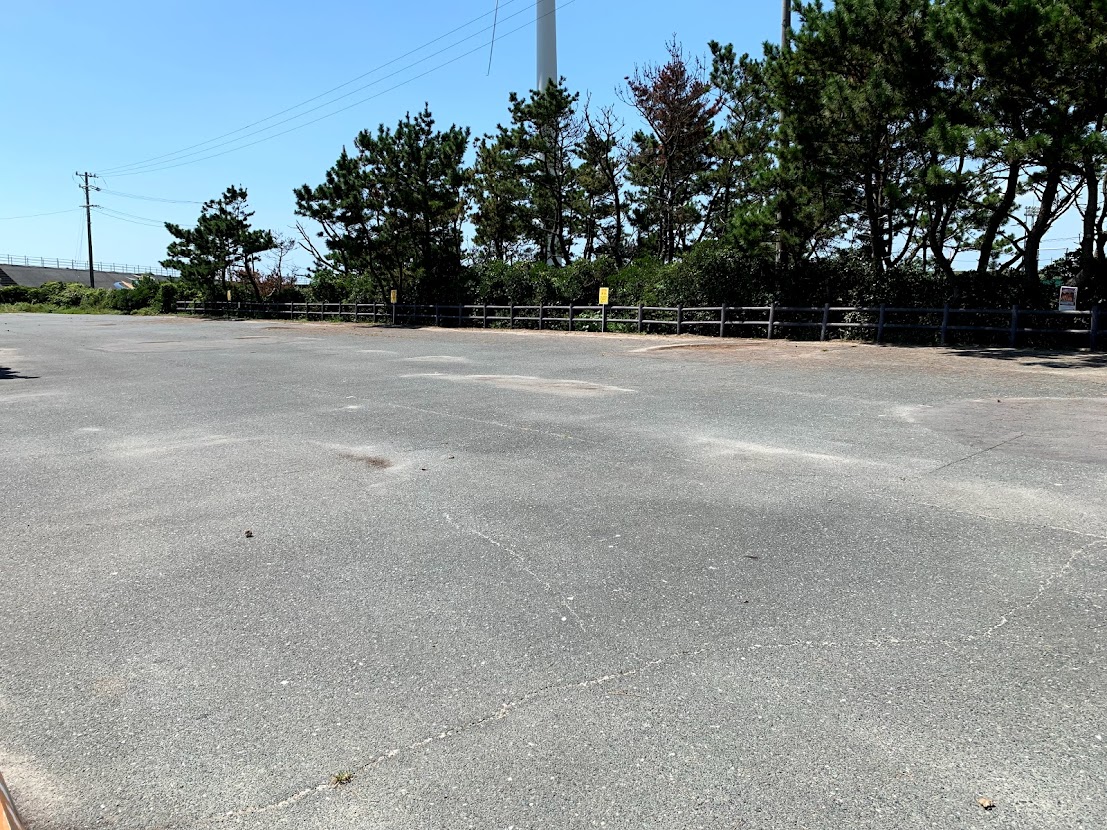 菊川河口 西岸自転車道の橋のふもと付近駐車スペース