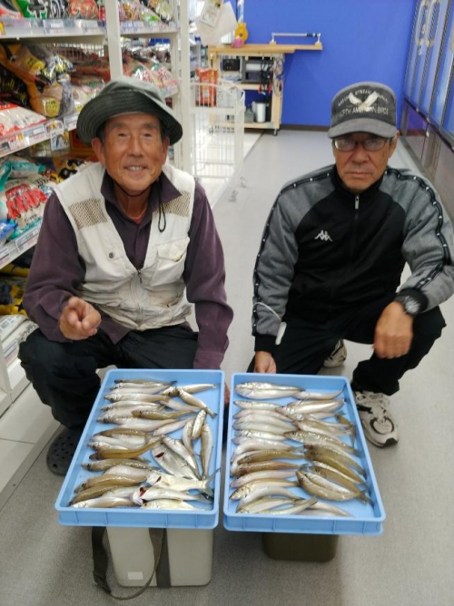 豊橋市の尾崎・柴田様今日は田原サーフで良型キス大漁！です