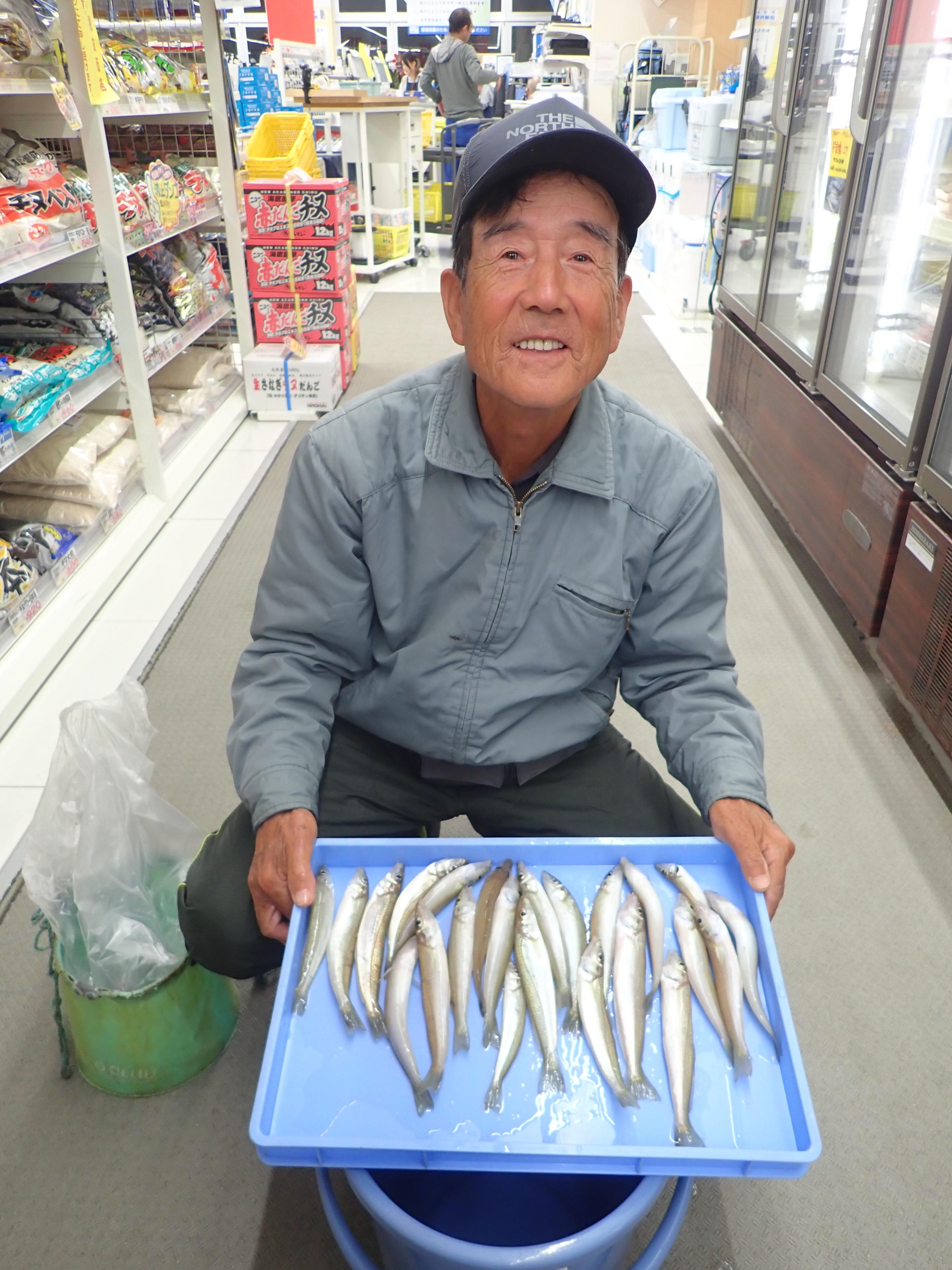本日も釣りの帰りにお寄り頂きました。常連の柴田様が短時間で釣果あげてみえられました！