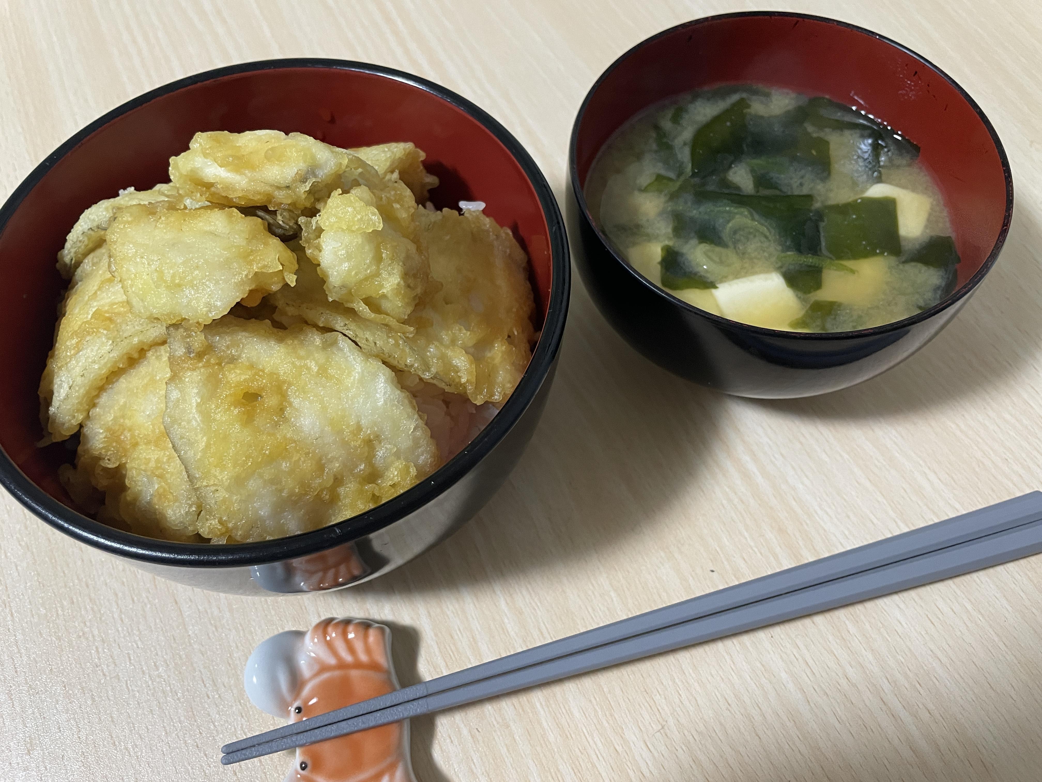 シロギスの天ぷらは絶品！
お味噌汁と一緒にいかがですか。