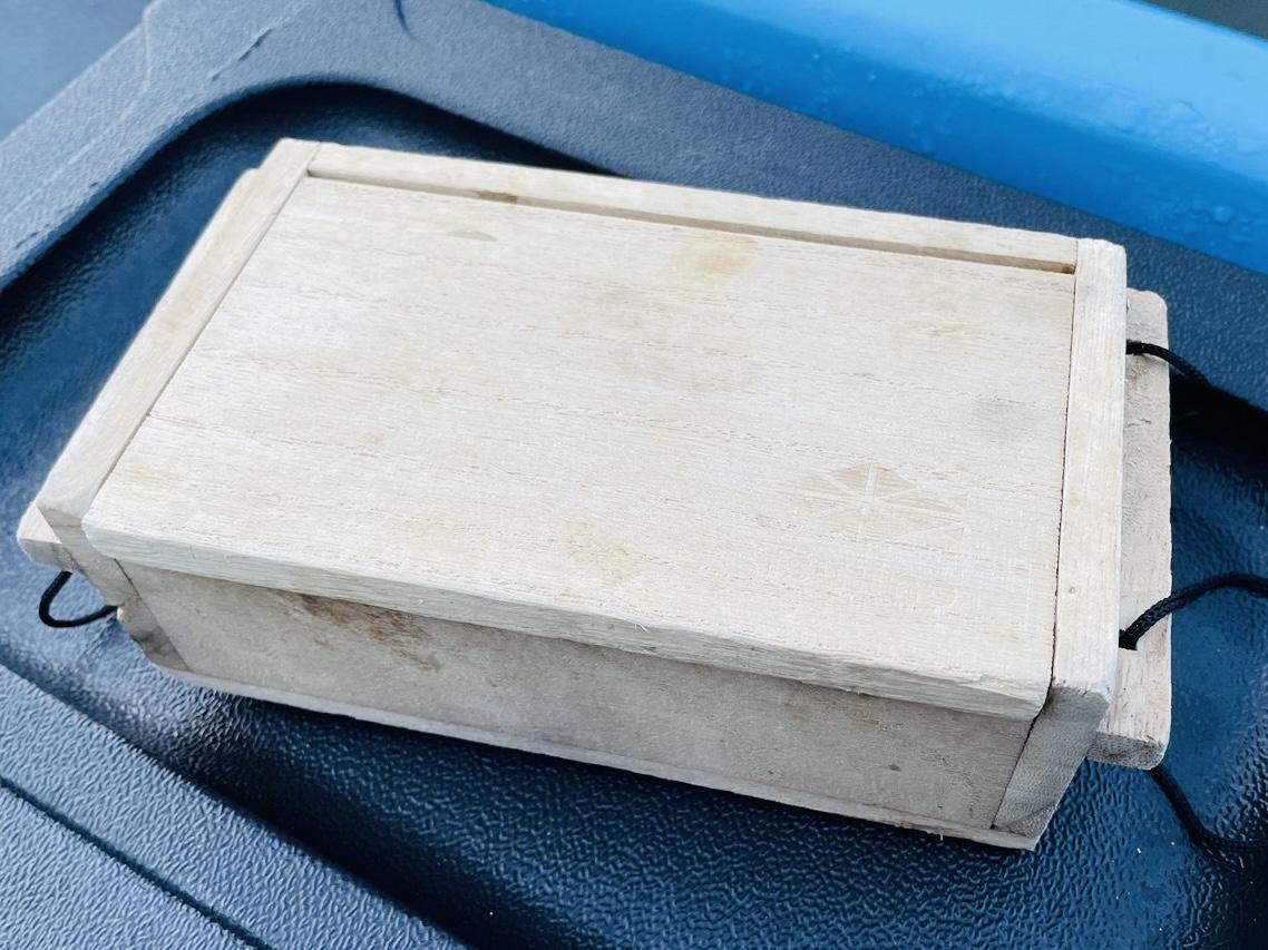 エサの保管には
ツリノの木製エサ箱
がオススメ！
通気性と保湿性に優れ、
エサが長持ちしますよ！
