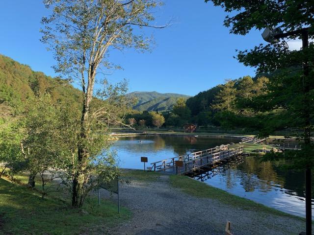 平谷湖は秋の気配を感じますよ。