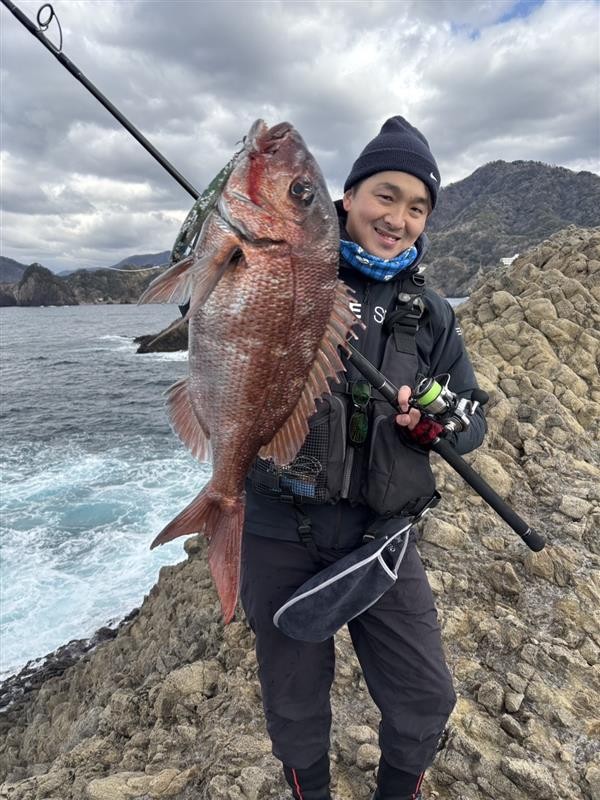 2026年磯釣りシーズン突入！磯でルアーでマダイが釣れました | 釣具の