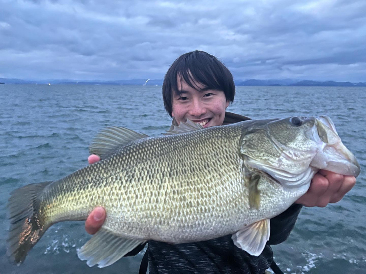新年初釣りで50up含む3本！琵琶湖は釣れてますよ！ | 釣具のイシグロ | 釣り情報サイト
