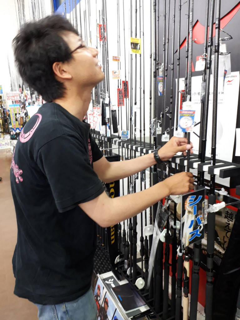 イシグロ半田店【超キワモノ】スタッフちょうなん APIA