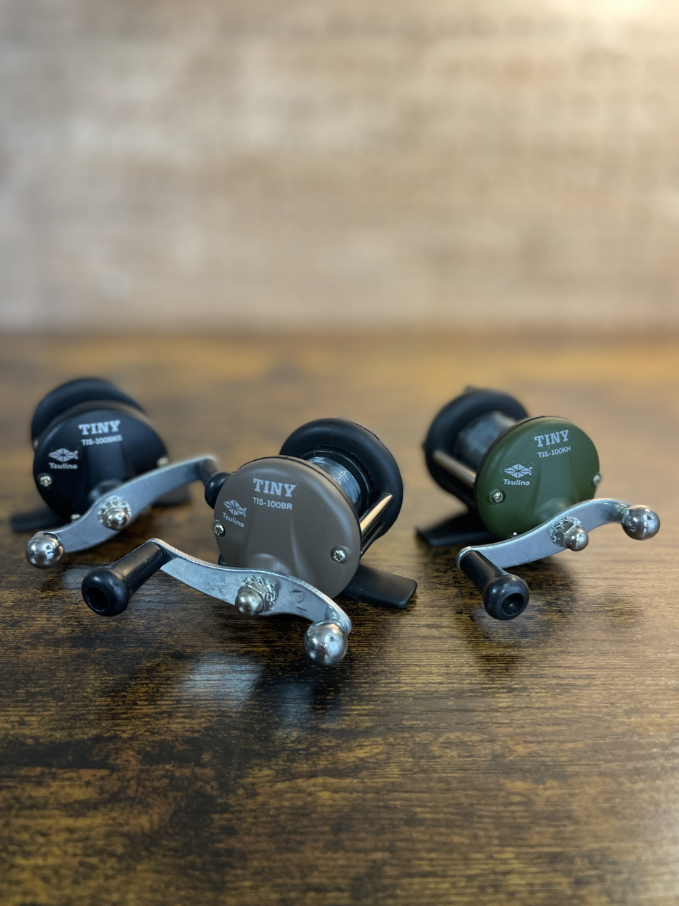 オシャレでカワイイ超小型両軸リール】穴釣り・ちょこ釣り・ワカサギ釣りに！Tsulino TINY 新登場！！ | イシグロバイヤー | 釣具のイシグロ  | 釣り情報サイト