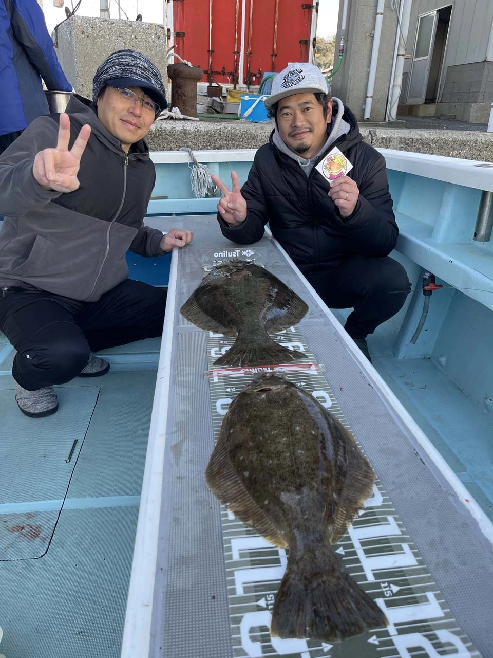 こちらの常連様達はキョーイチの肉厚デッカビラメを狩るッψ(｀∇´)ψ