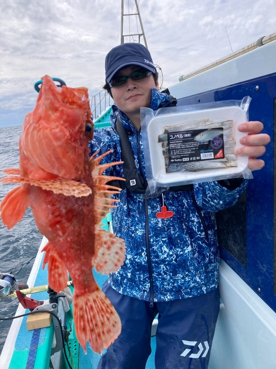 魚釣り すっかり魚臭くなった車。 『ZX』エンブレム🌈 #ランクル250