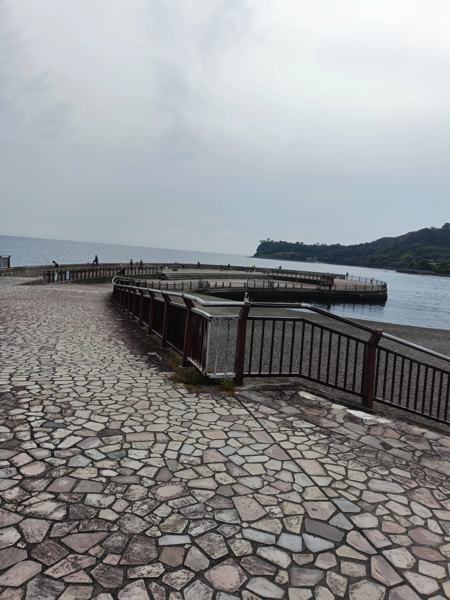 川奈いるか浜堤防