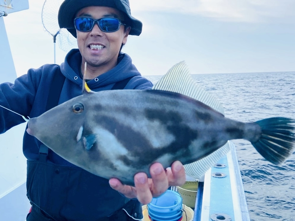 歯の硬いカワハギや元気の良いカツオもいます。仕掛けがなくなりやすいので、最低3～5セットは用意しておいてください！