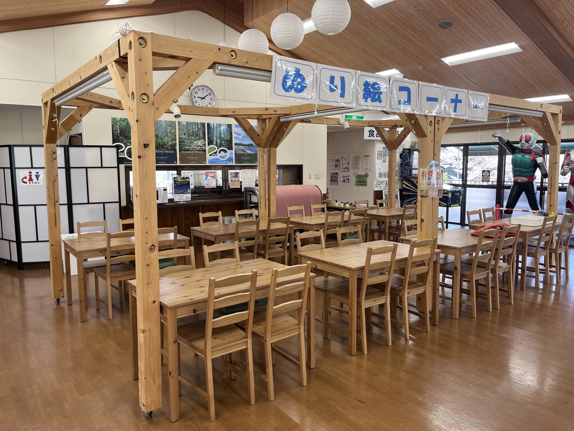 マルシェグランマ（おばあちゃんの店）2階の事務所で釣り券が購入できます。
