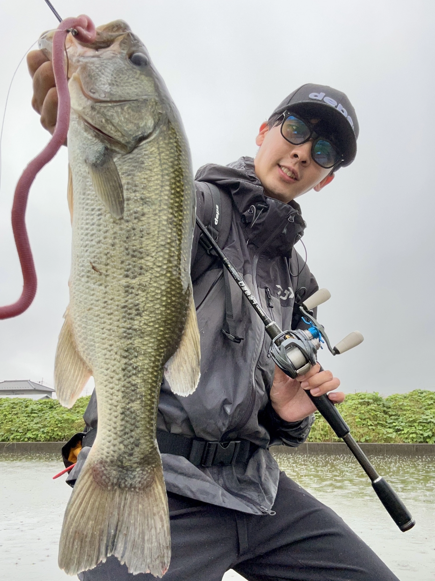 五三川バス釣り アフター攻略】雨の日はミミズパターン！ | 釣具の