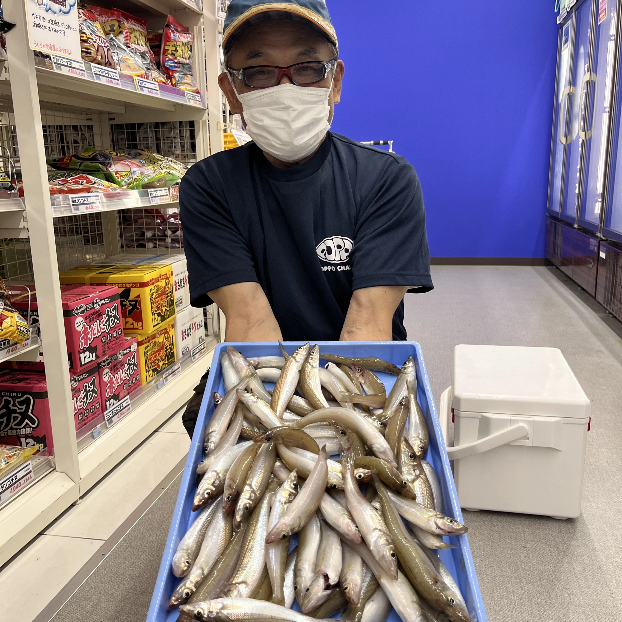 投点は50ｍ以内と近場です。フグのエサ取り多いので仕掛けは多めにとの事でした