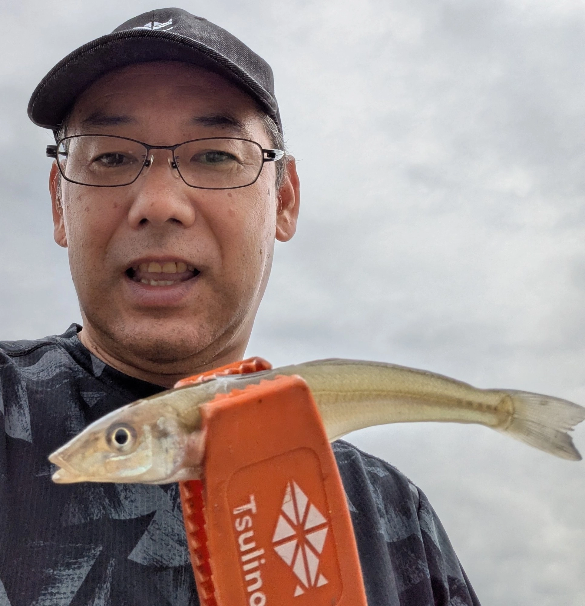 開始早々キスが釣れました。今シーズンは浜名湖含めてキスが良く釣れています。