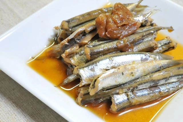 シンプルで美味しい♪小イワシの梅煮