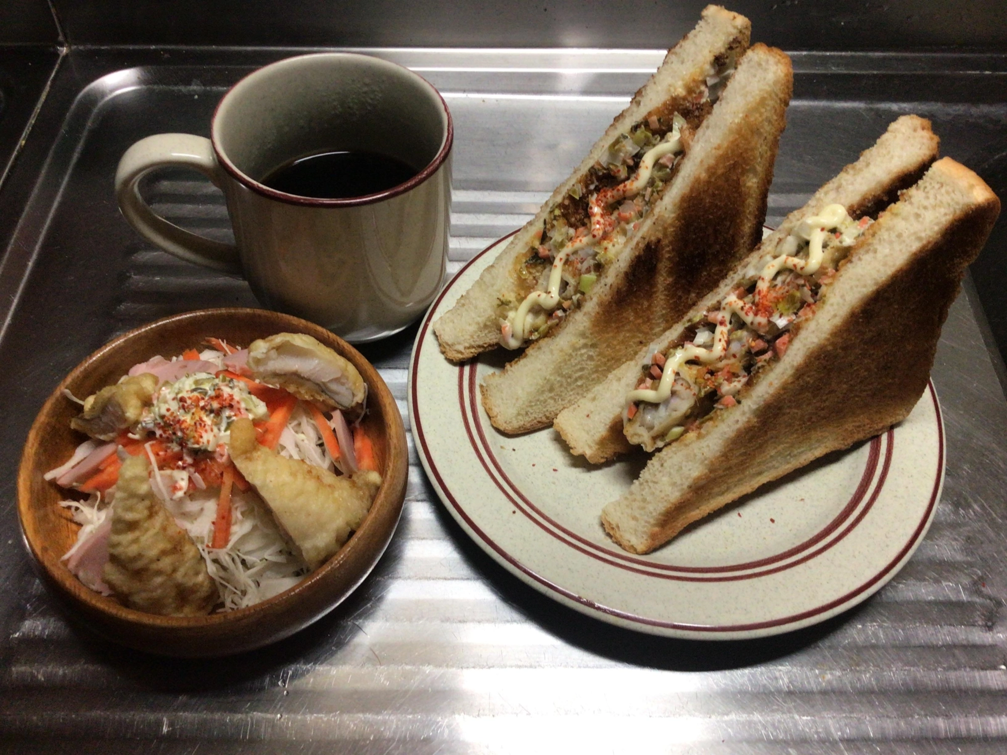 カサゴホットサンドでモーニング♪