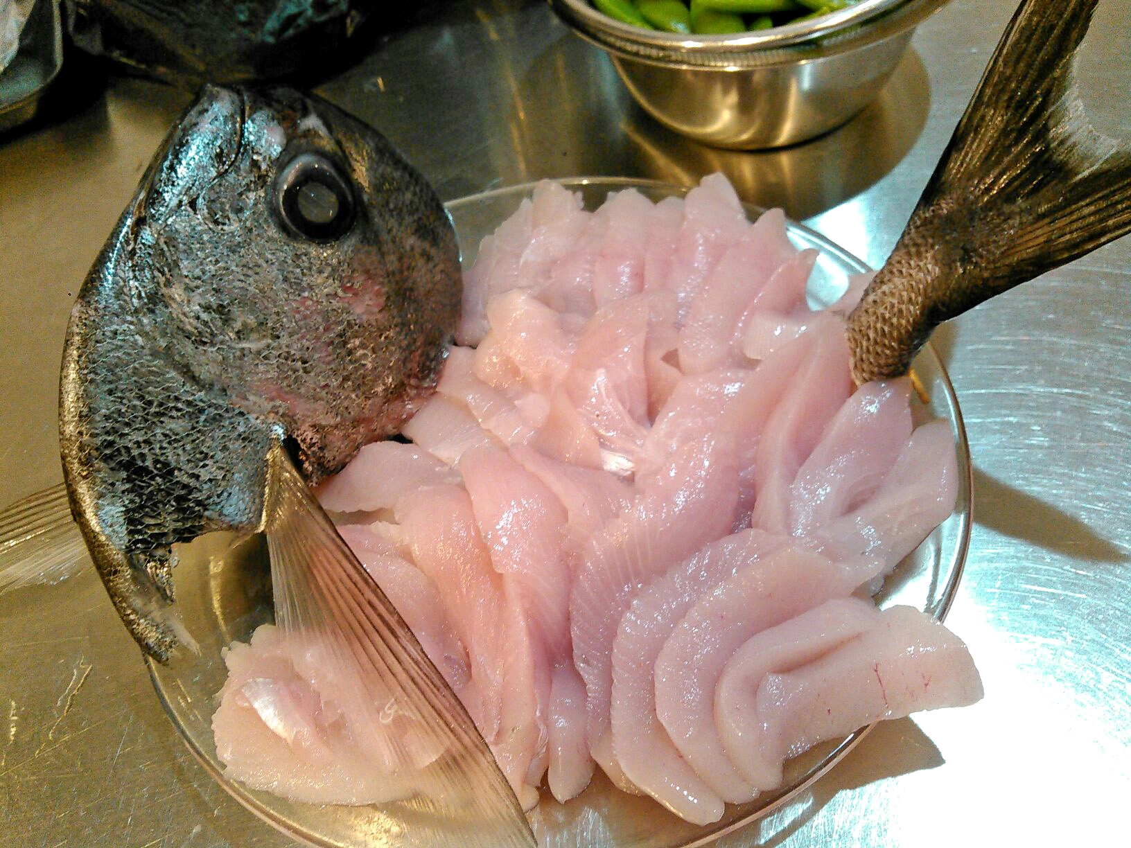 珍しい釣魚シリーズ！深海ジギングで外道で釣れたエチオピア（シマガツオ）です。