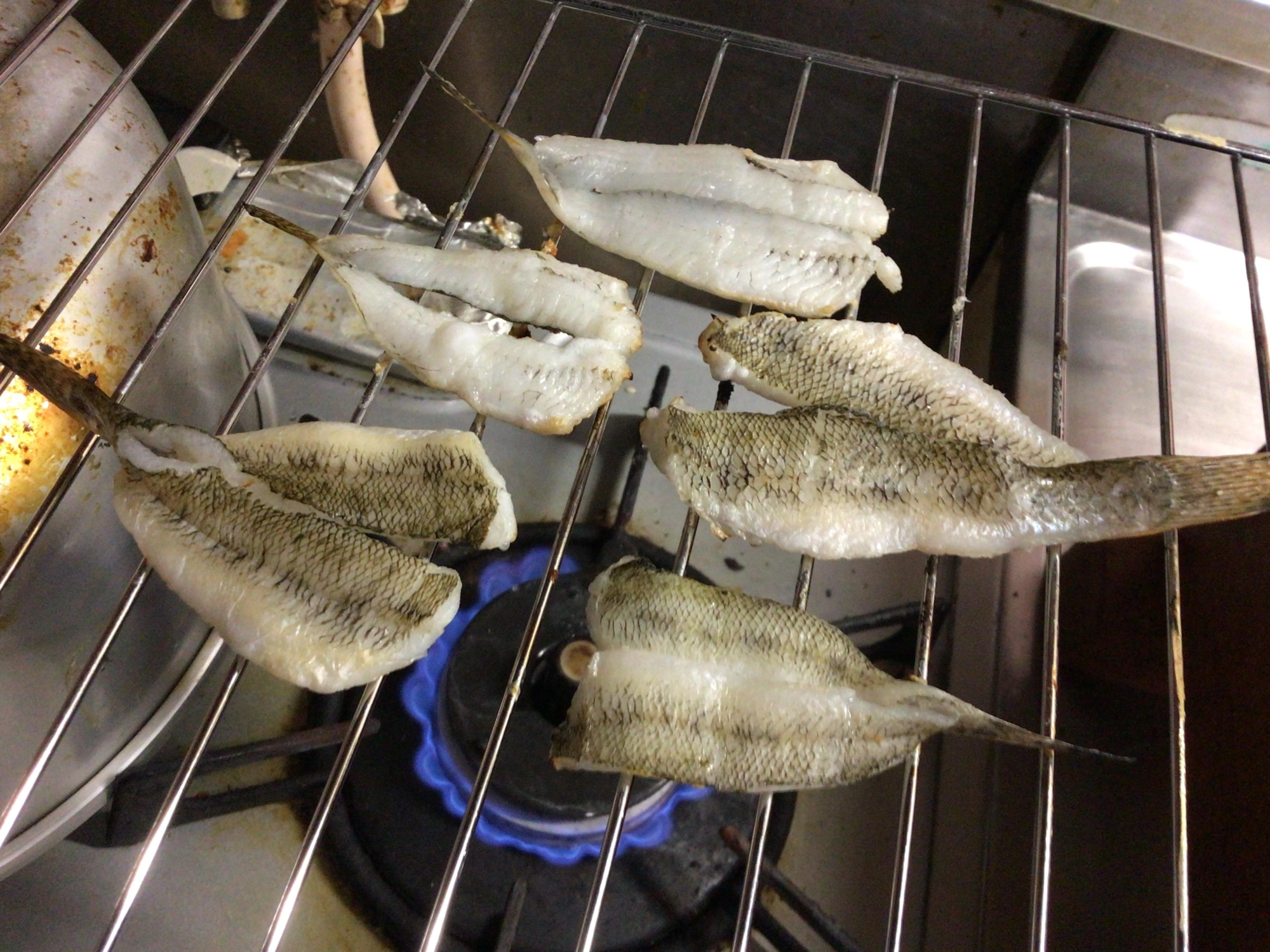 直火で炙ると、いい香りデス❗️、、、もちろん火の元注意❗️