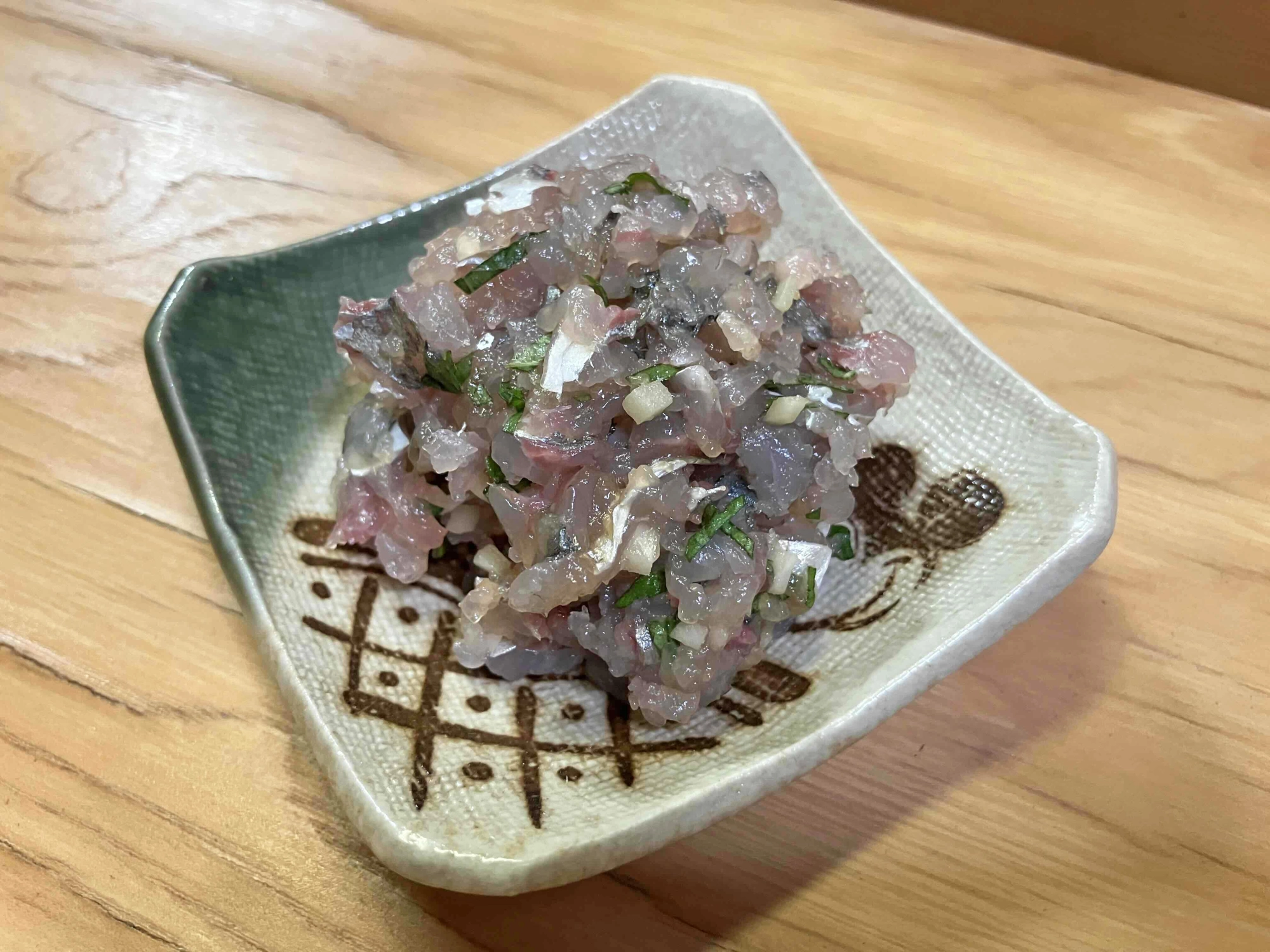 サビキ釣りで釣ったアジでたたきを作りました。が、叩きすぎたのでこれはなめろうかもしれません。
