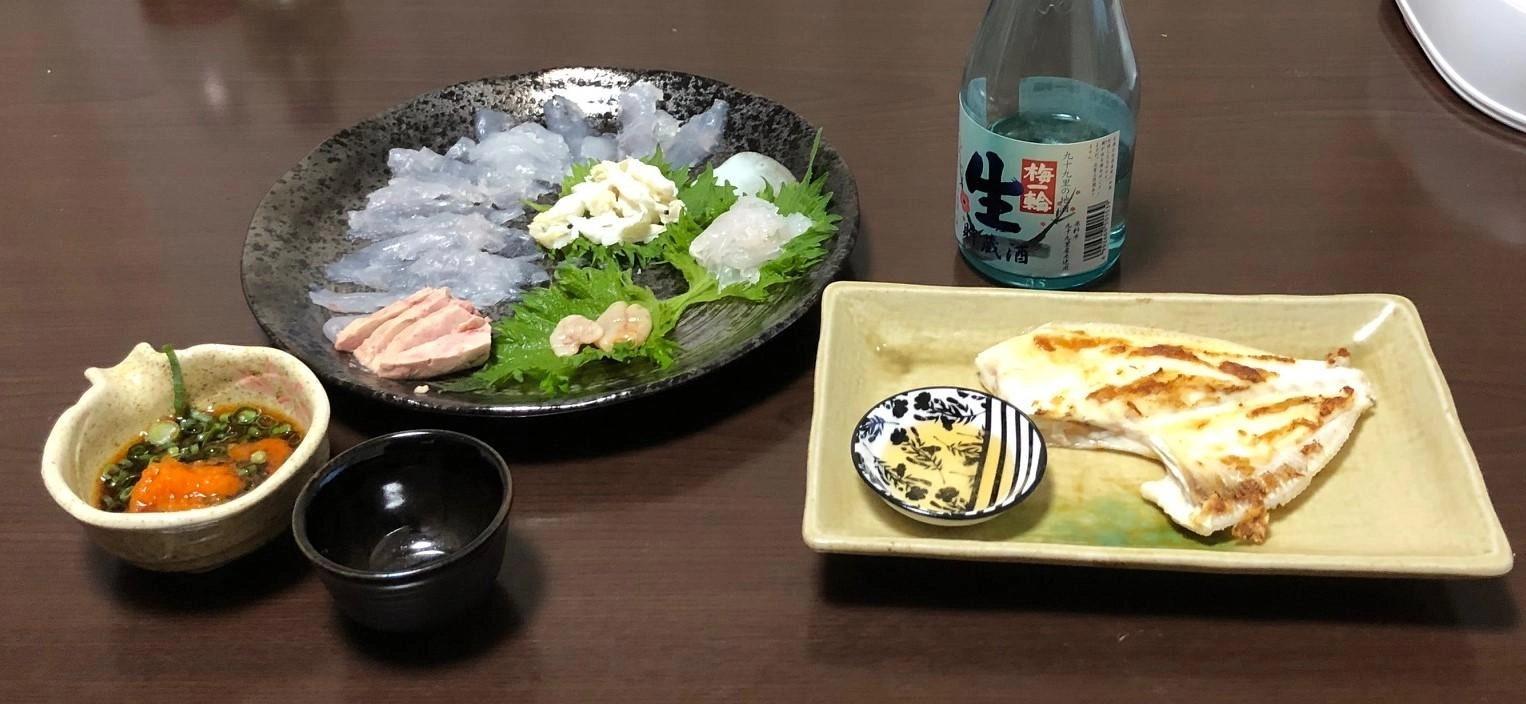 ＊刺身：薄造り・薄皮湯引き・卵明太造・肝ルイベ調
＊焼き：アラの酒塩焼き
＊タレ：ポン酢・肝醤油・ごま油塩ふり