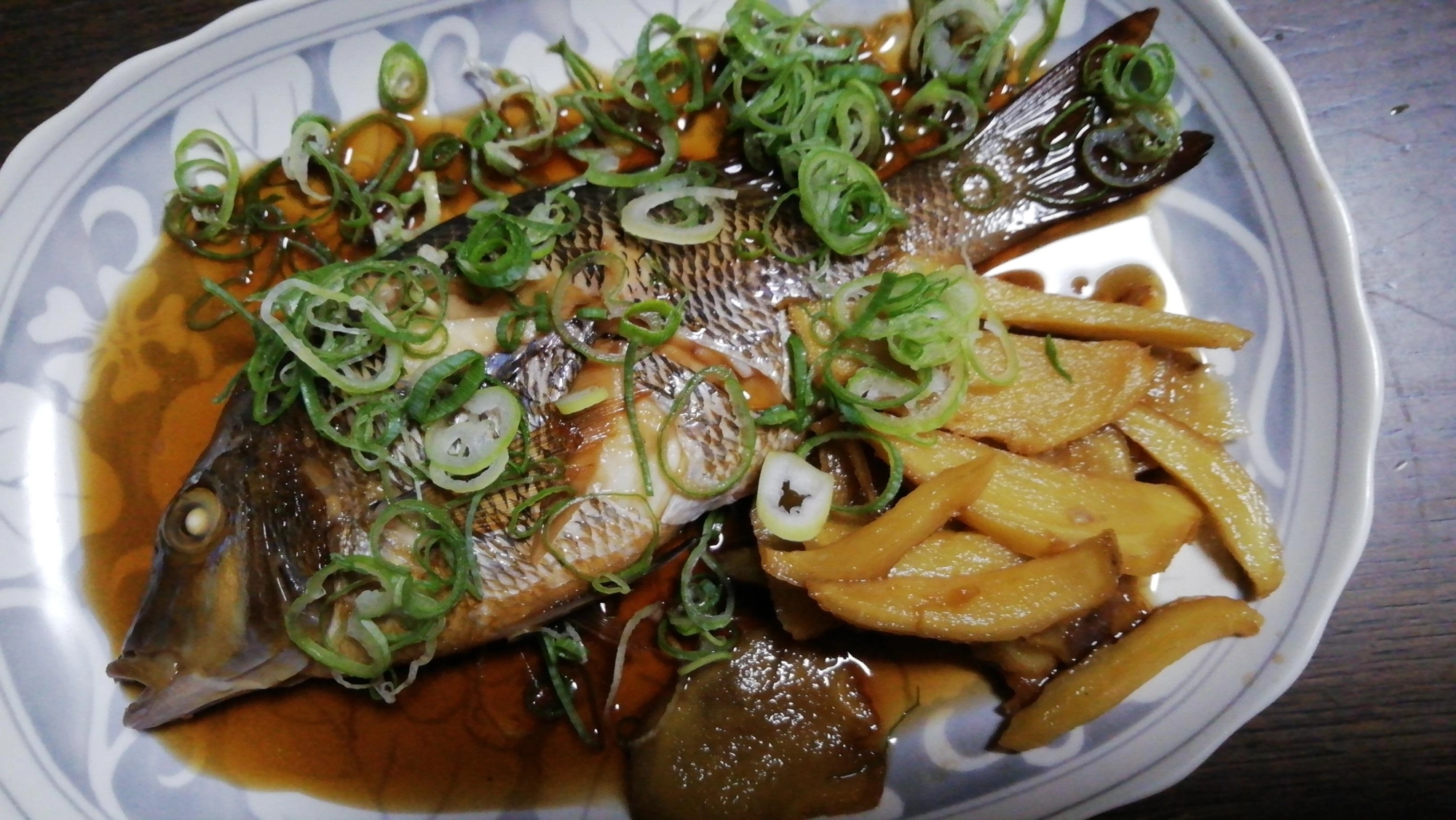 身は白身魚。大変美味しいさかなです。