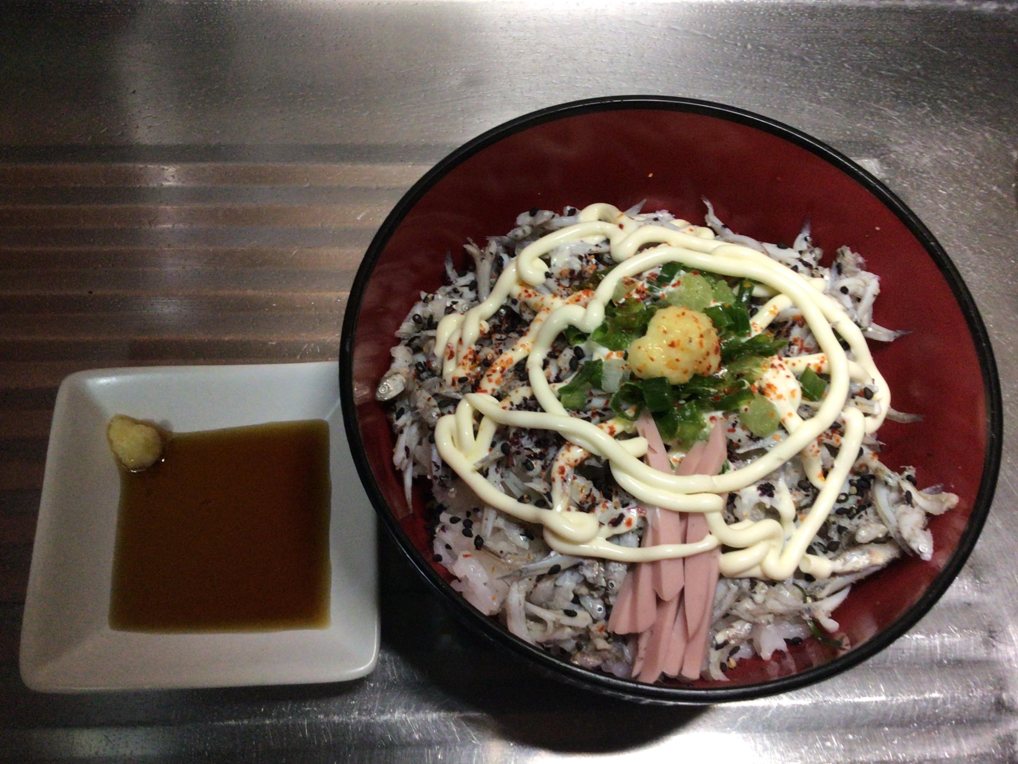 塩茹でしてご飯に盛って完成デス❗️、、、鮮度がイイねッ