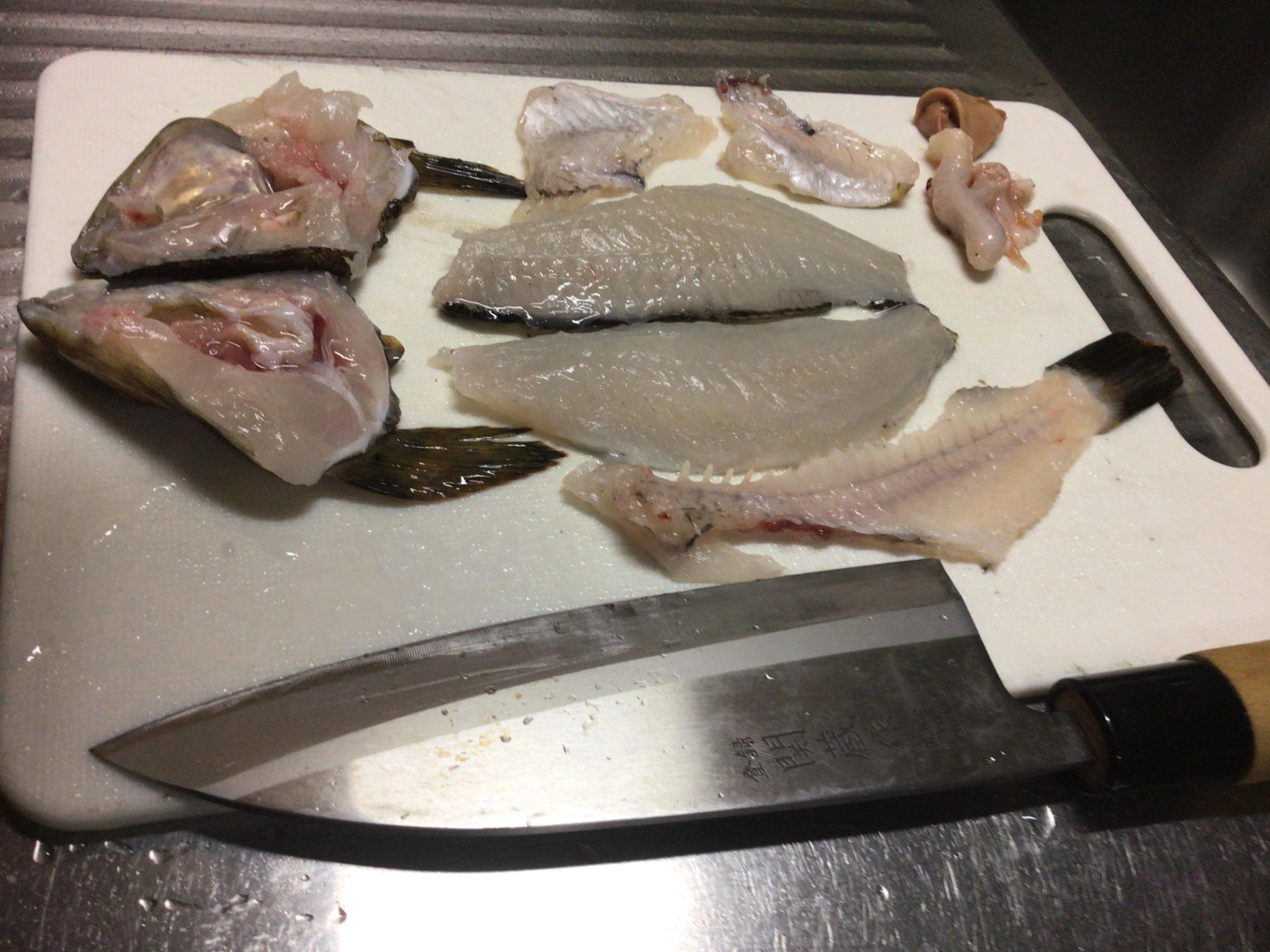 三枚におろします。
