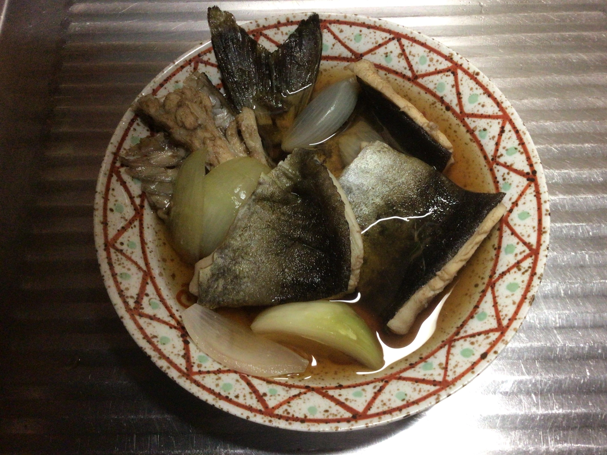 煮汁は、しょうゆ、砂糖、酒を1対1対1の配分です。すりしょうが適量デス❗️