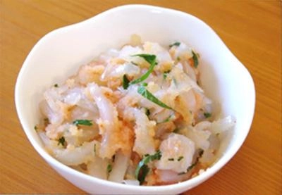 手軽に作れるご飯のお供＆お酒のお供、あえるだけで簡単！「イカめんたい」