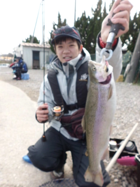こちらは海洋マス。よく引いてました！！