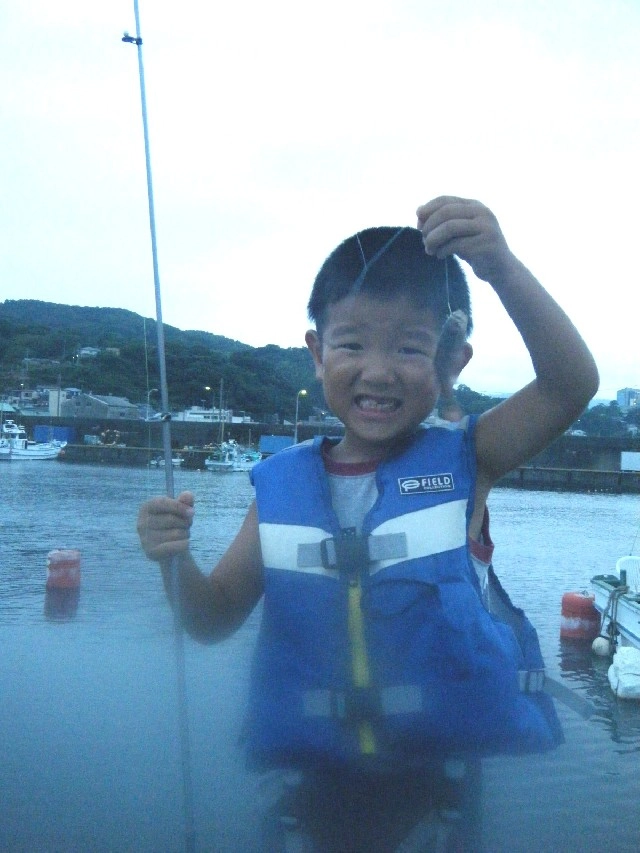 ウキ釣りで金魚ちゃんは楽しぃ(^^♪