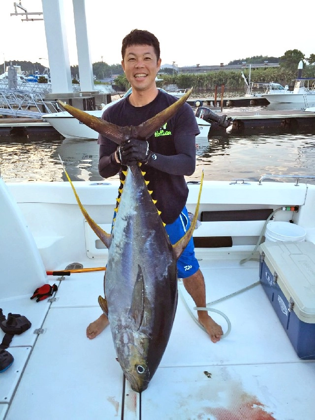 キハダマグロ５６ｋｇ！！