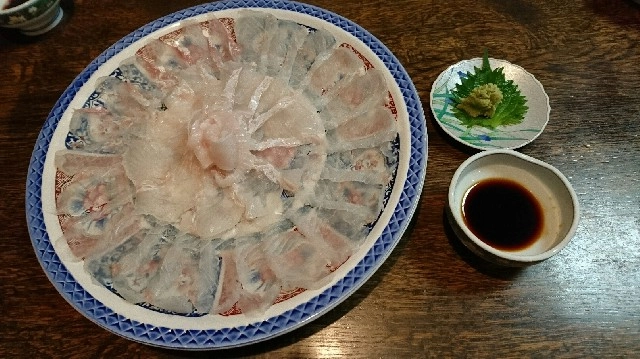 刺身は絶品！！特にエンガワは脂ノリノリです♪