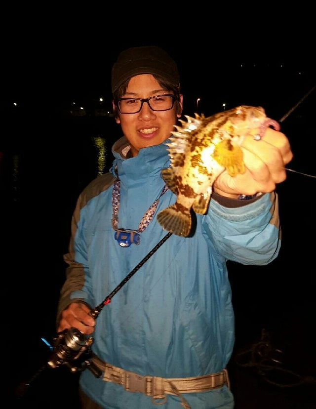 虫ヘッド３ｇ＋青イソメで根魚簡単に釣れます！