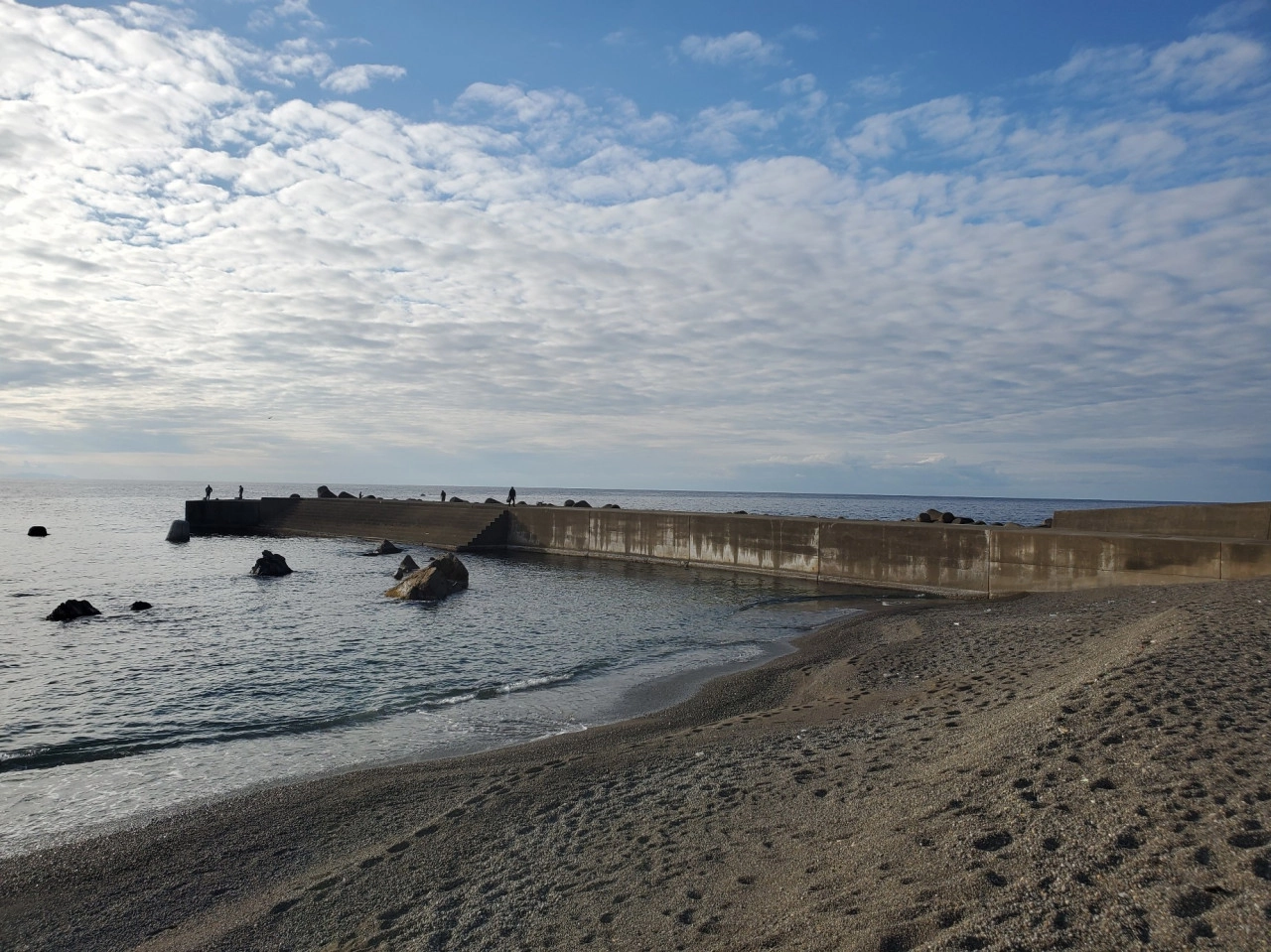 海水浴場 から見る東側突堤