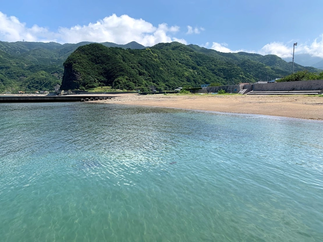 港に隣接する海岸シロギスが狙えます。海水浴シーズンのご利用はご注意下さい。