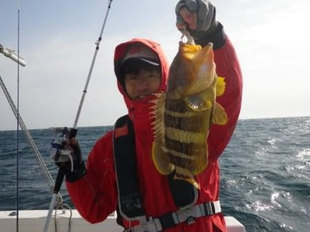 船釣りでは常にさくらマークのタイプAのライフジャケットを着用しています