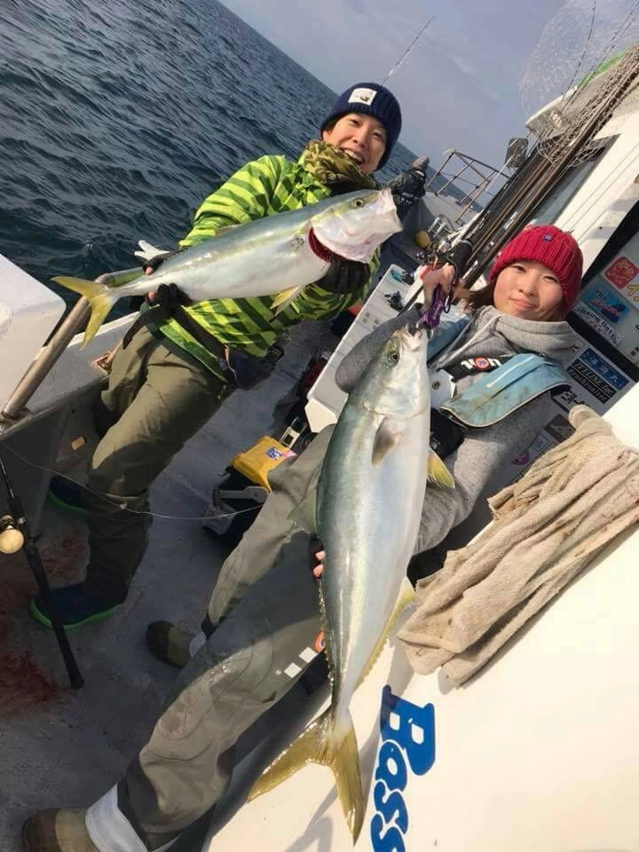 ブリ、ワラサ連発！