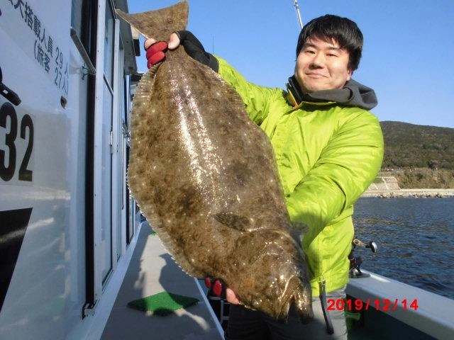 漸く、今シーズン初の『大板』超肉厚良型はちまるOver ⑤㌔Overビラメ登場ッ(・∀・)！！