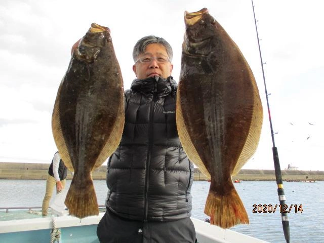 いつもの常連様は肉厚初冬良型ビラメを両手狩りッ(・∀・)v