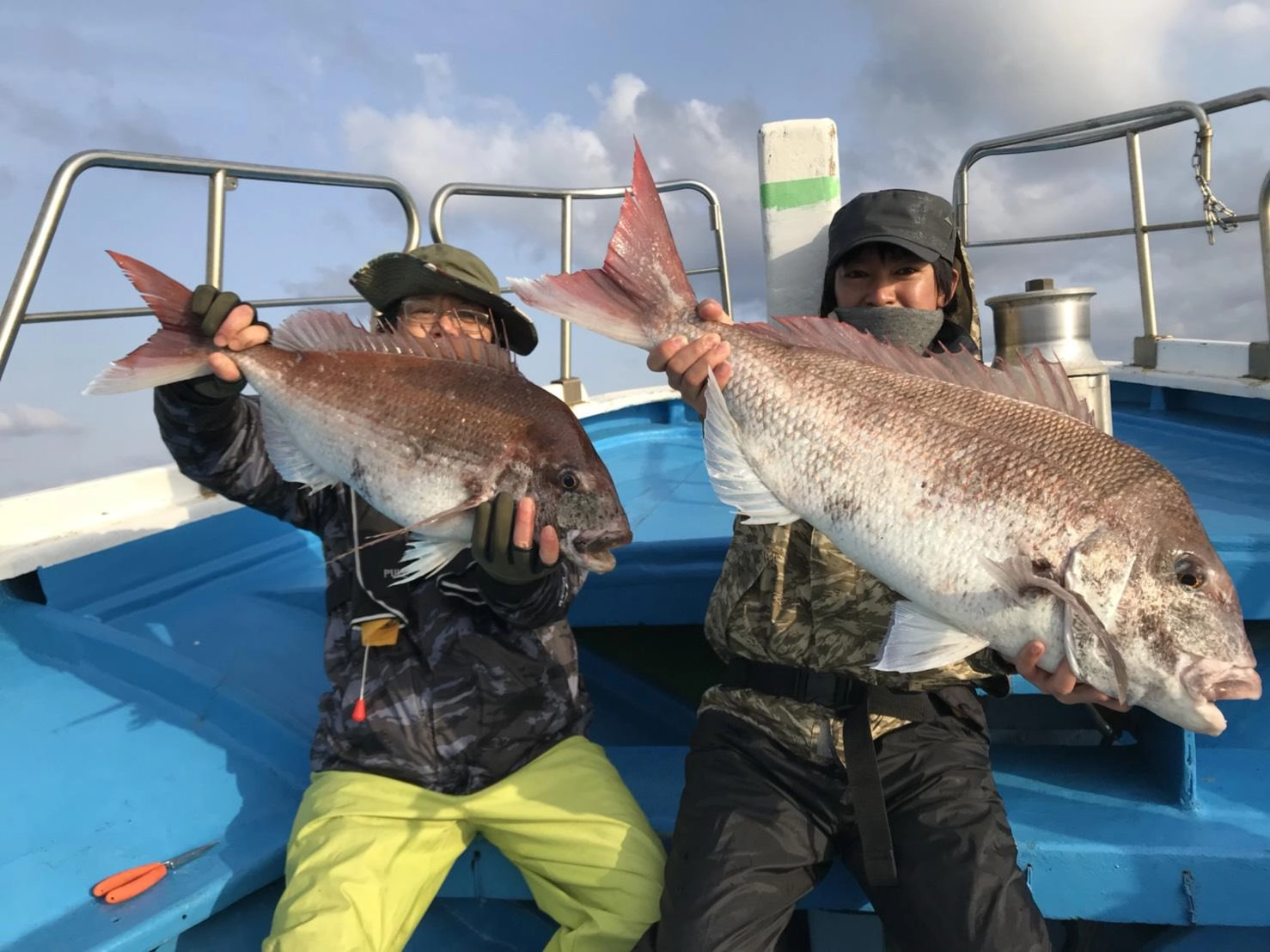 出ました！87
ｃｍ！！
タイラバを教えて頂いた名人との２ショットにうれしさ２倍です！
