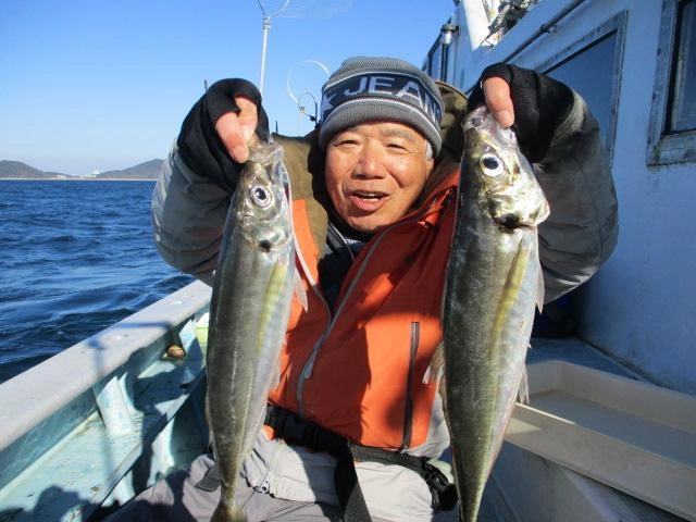 こちらのお客様は【どデカマアジ】を両手にご満悦ッ(о´∀`о)