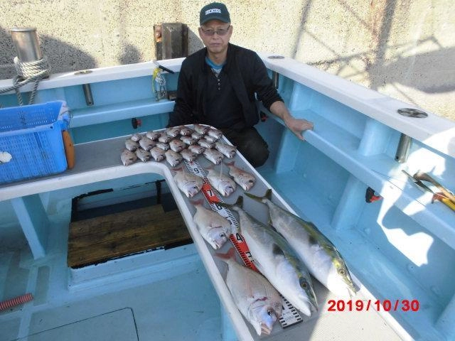 今日も良型青物が多数切れ……
でも、べっぴん食べ頃サイズ②才真鯛が良い感じ食いでしたッ(о´∀`о)