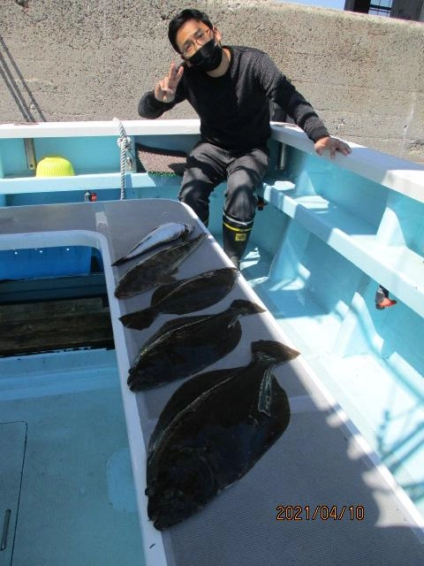 こちらの常連様は初春ビラメ❸枚も釣り上げましたよッ(^-^)