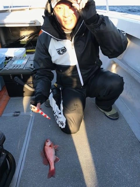朝一に活性高く船中釣果は全て朝の流しで釣れました。急激に冷え込んでいますので防寒対策は忘れずに！！