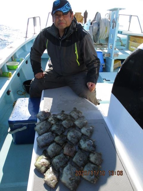 こちらの常連様はデカハギ混じりで②③枚 釣り上げましたッ(^-^)