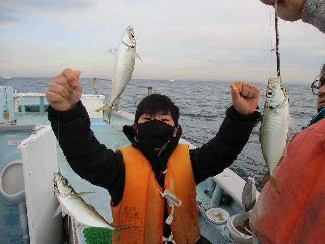 ツリボもジャンボマアジを鈴なりで釣りましたよッ(°▽°)